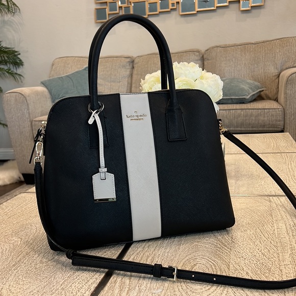 LIKE NEW Margot Shoulder Bag in Black & Pebble
kate spade New York - Picture 2 of 12